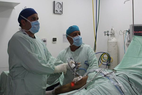 Ortopedistas en Medellín - Dr. Gustavo Álvarez 3